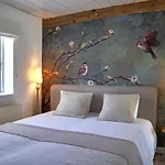 Holiday home Reetdachhaus De Ole Kaat Niesgrau